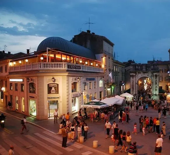 Apartment In Pula With Terrace, Air Conditioning, W-Lan, Washing Machine 633-6 0*,  Хорватия