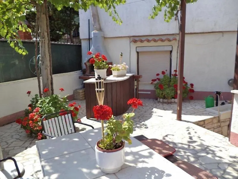 Apartment In Pula With Terrace, Air Conditioning, W-Lan, Washing Machine 633-6